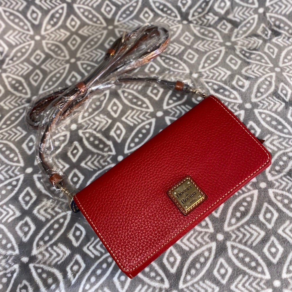 Dooney & Bourke Daphne crossbody wallet